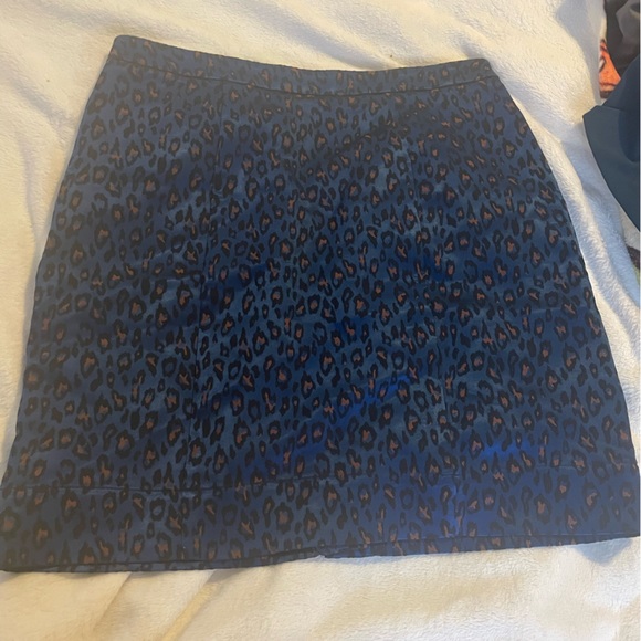 Banana Republic Leopard Print Skirt - Picture 6 of 7